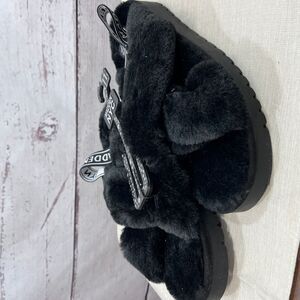 NWT Steve Madden‎ Black Criss Cross Fuzzy Slide Slippers Size 11